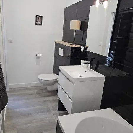 Belle Maison Loft Patio Jacuzzi Clim Holiday home