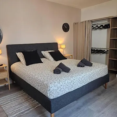 Semesterbostad Belle Maison Loft Patio Jacuzzi Clim *
