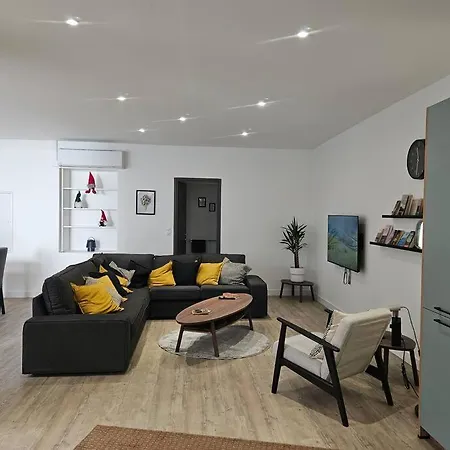 Semesterbostad Belle Maison Loft Patio Jacuzzi Clim