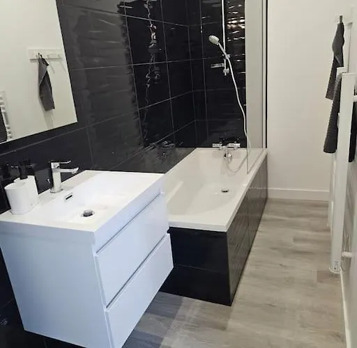 Дом отдыха Belle Maison Loft Patio Jacuzzi Clim Тур